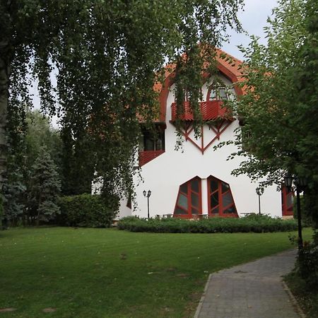 Grantek Ueduelohaz Otel Balatonlelle Dış mekan fotoğraf