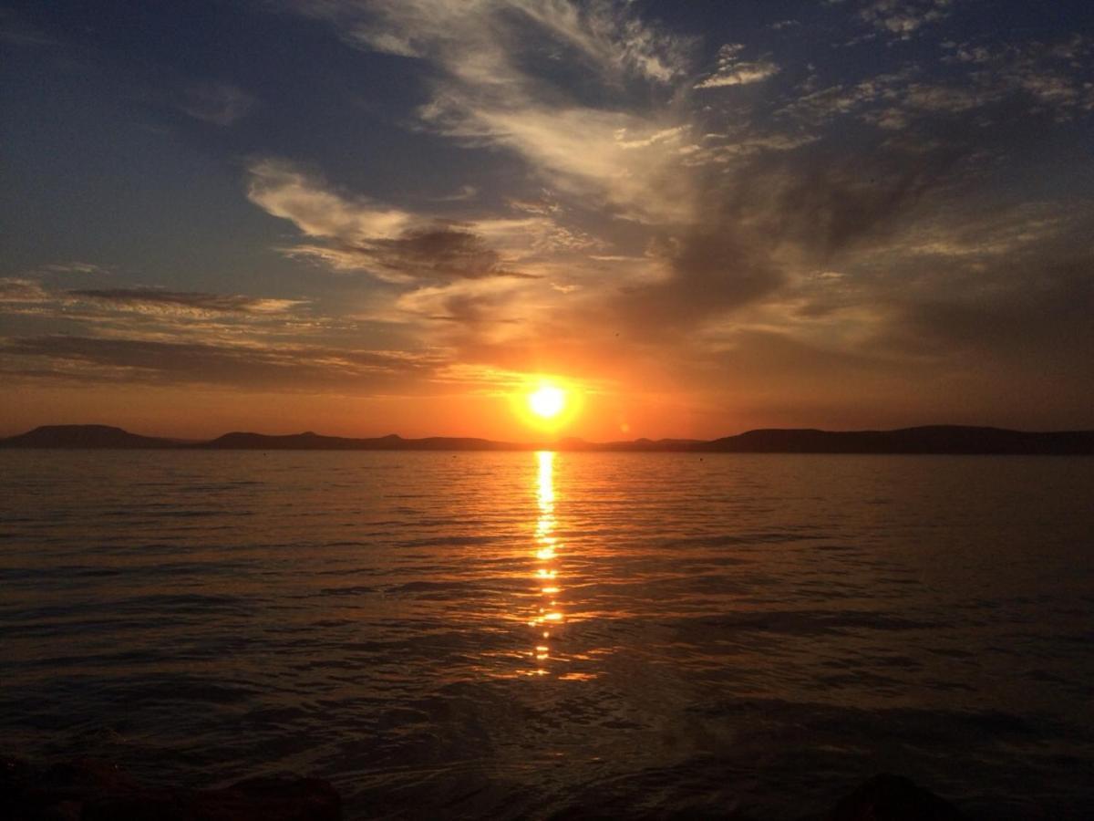 Grantek Ueduelohaz Otel Balatonlelle Dış mekan fotoğraf