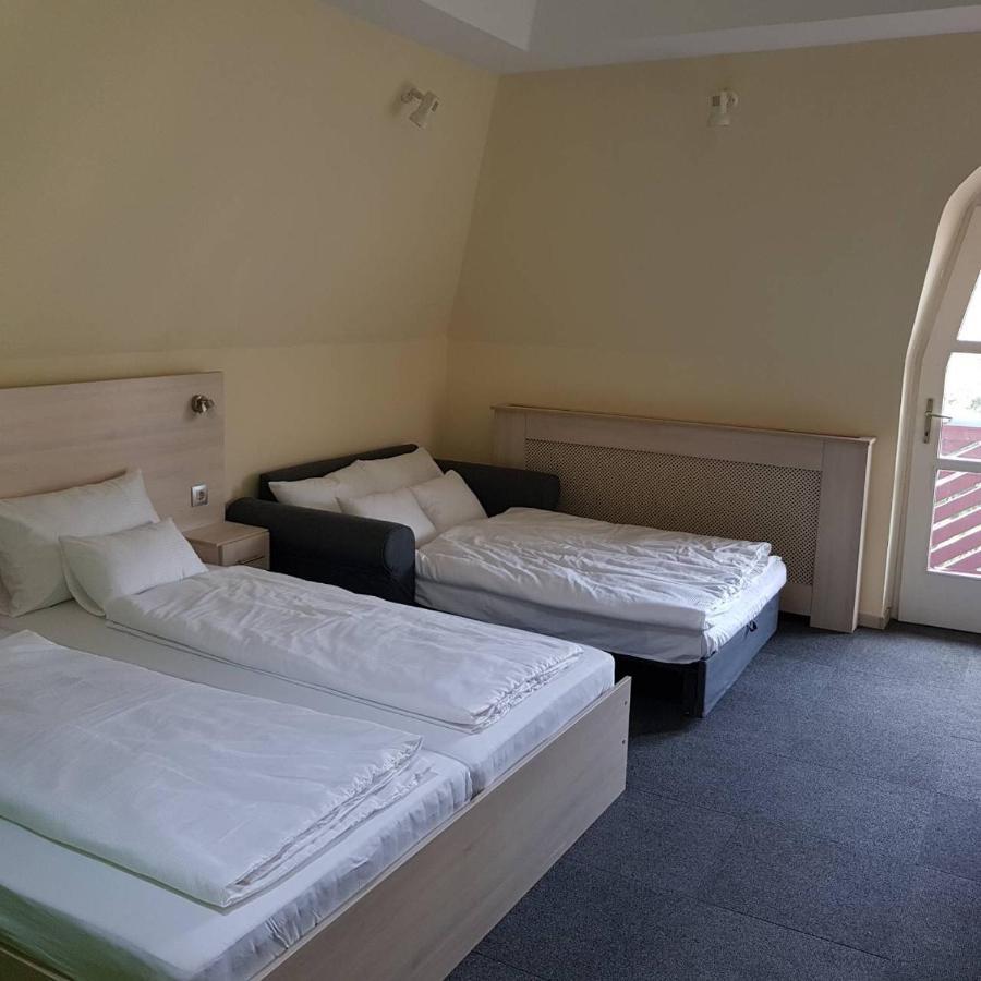 Grantek Ueduelohaz Otel Balatonlelle Dış mekan fotoğraf