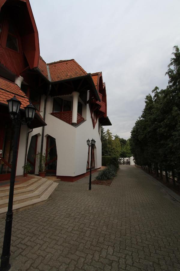 Grantek Ueduelohaz Otel Balatonlelle Dış mekan fotoğraf
