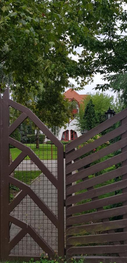 Grantek Ueduelohaz Otel Balatonlelle Dış mekan fotoğraf