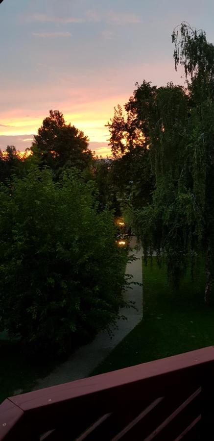 Grantek Ueduelohaz Otel Balatonlelle Dış mekan fotoğraf