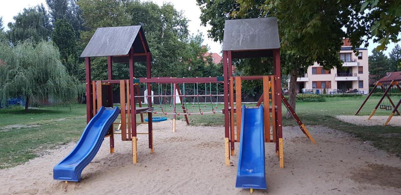 Grantek Ueduelohaz Otel Balatonlelle Dış mekan fotoğraf